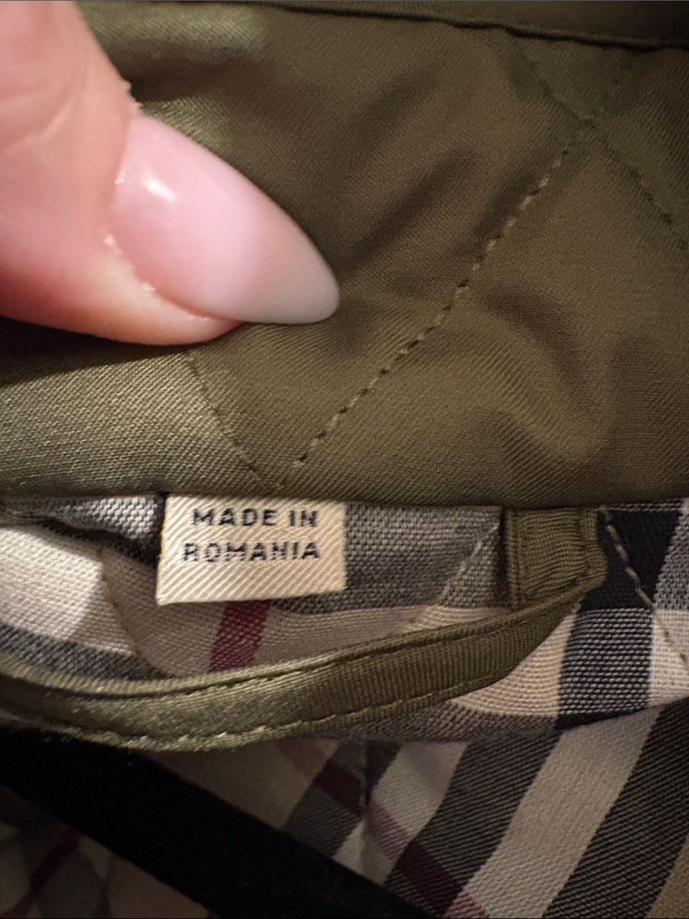 Burberry London Quilted Jacket - Picture 8 of 10